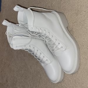 Steve Madden white tornado boot, Size US women's 9